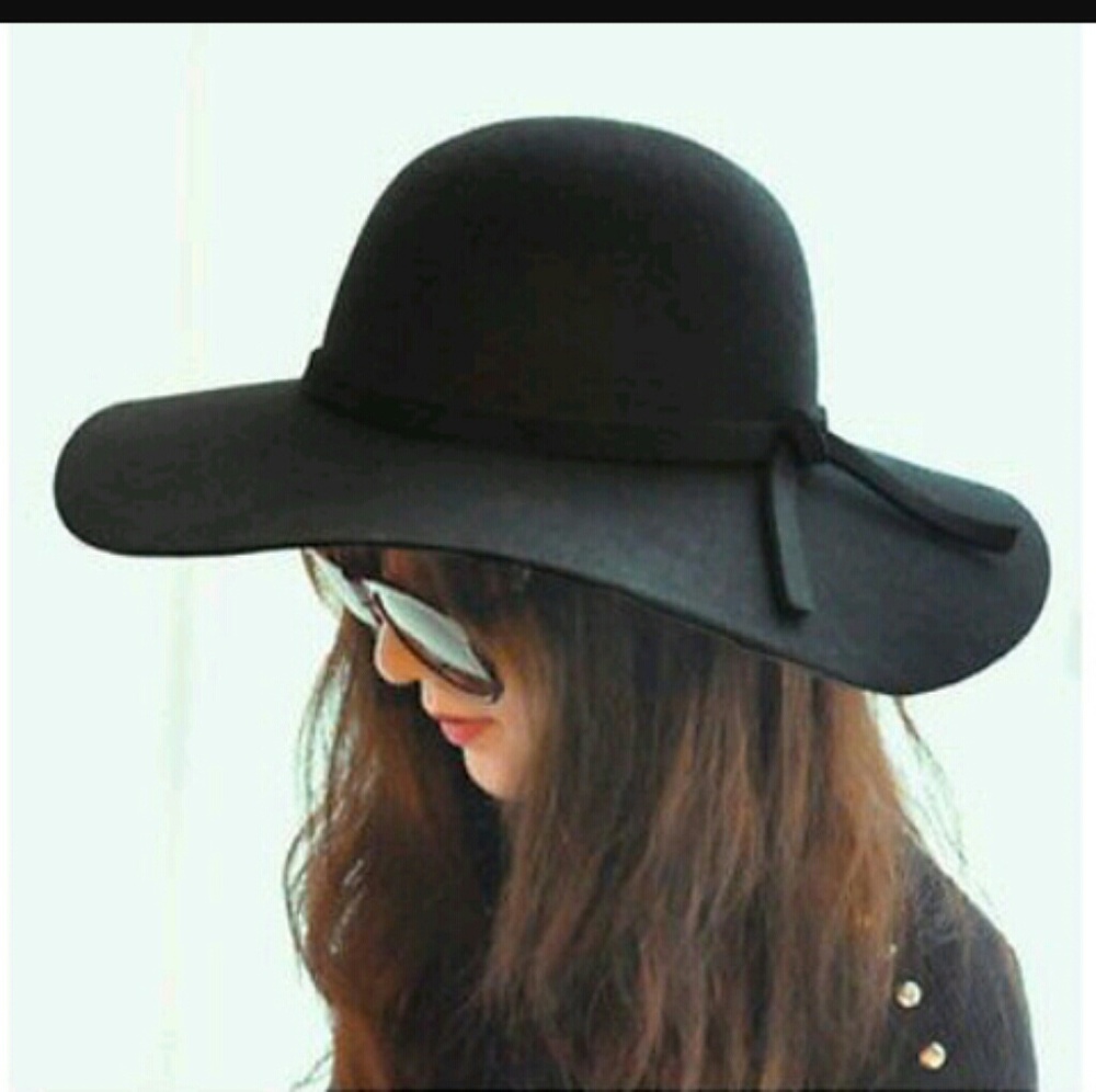 Francesca's black felt floppy hat w/ floral cutout