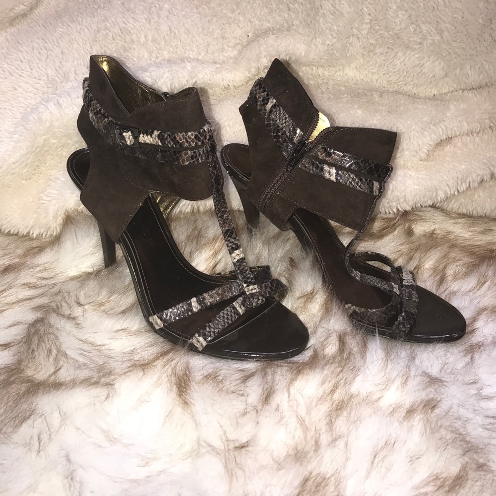 Marc Fisher brown/tan snake skin sandals