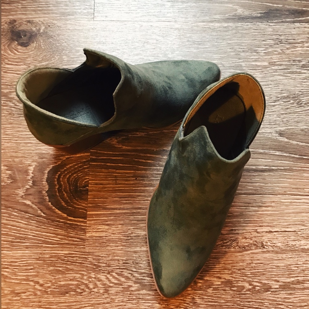 🆕🌸 Olive Suede Booties - Picture 3 of 5