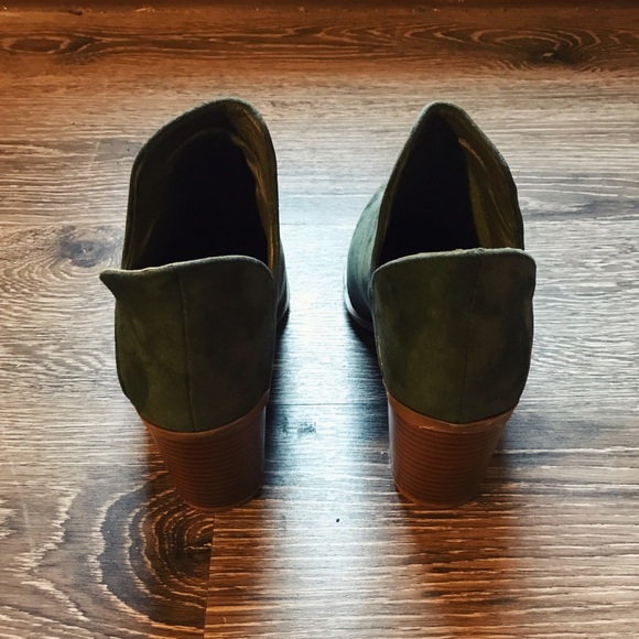 🆕🌸 Olive Suede Booties - Picture 4 of 5