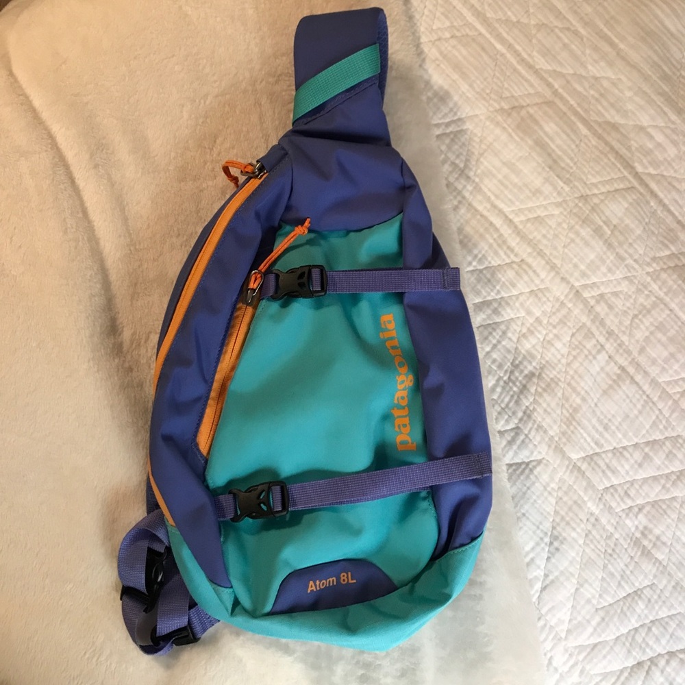 Patagonia 8l Atom Sling bag