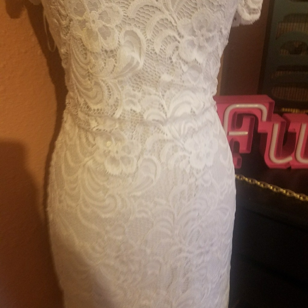 White off shoulder dress **SOLD** - Picture 3 of 3