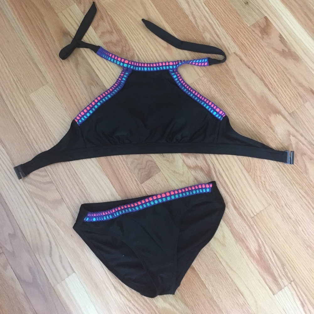 TRIM HIGH NECK BIKINI