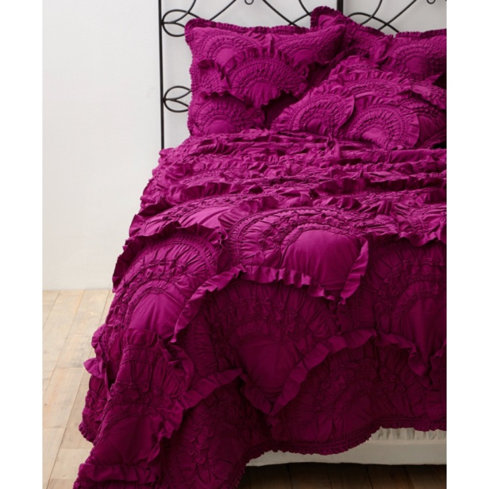 DISO Anthropologie Rivulets quilt in raspberry