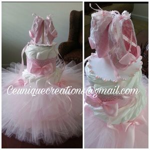 Diaper tutu and gender reveal cakes