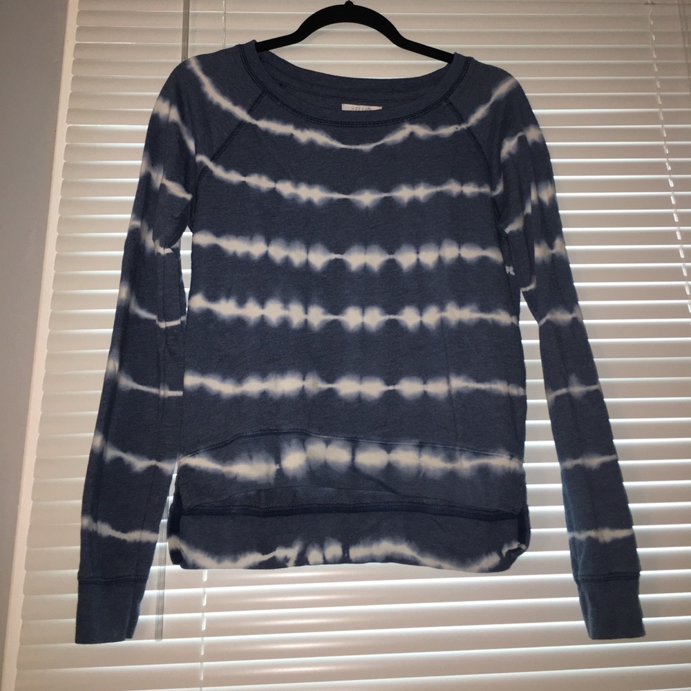 Navy blue/white "tie dye" style pullover
