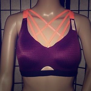 Adorable Victoria Secret Sports bra!!