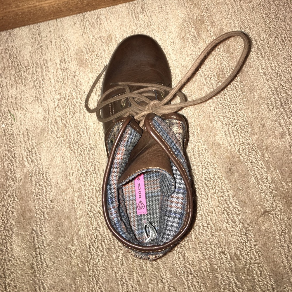 Winter Boots - Picture 3 of 4