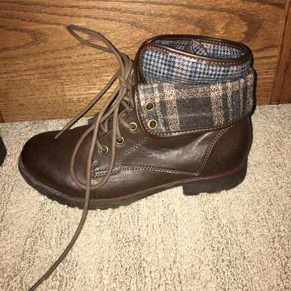 Winter Boots - Picture 4 of 4