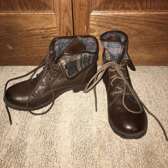 Winter Boots - Picture 1 of 4