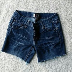 ✂ Cut Off Shorts