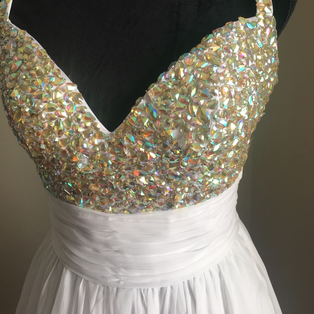 La Femme Homecoming Jeweled Dress Size 4 - Picture 2 of 8