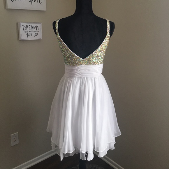 La Femme Homecoming Jeweled Dress Size 4 - Picture 5 of 8