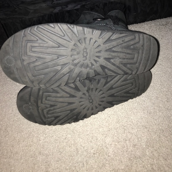 Women’s Bailey Button UGGS - Picture 4 of 4