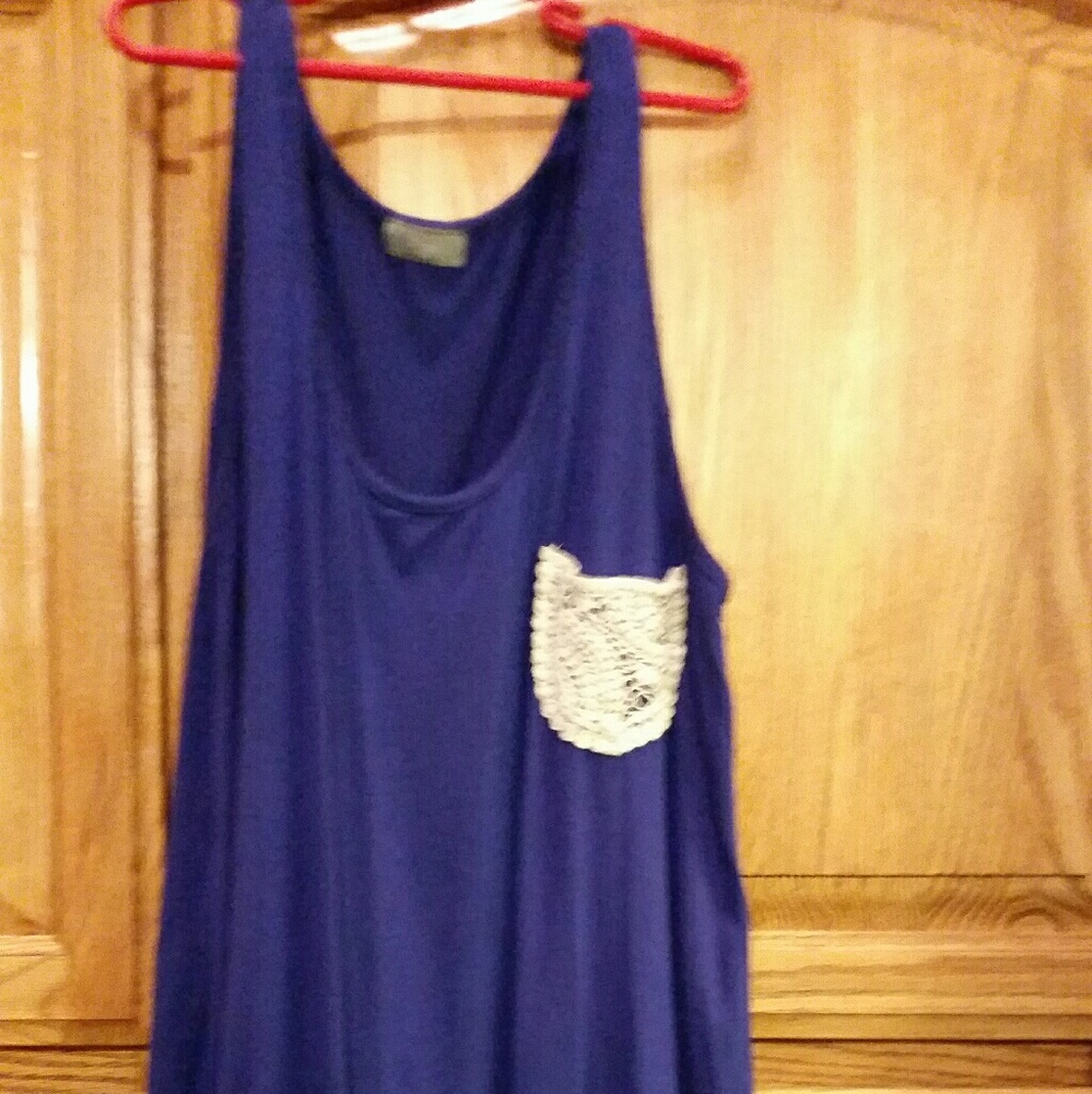 Flowy tank