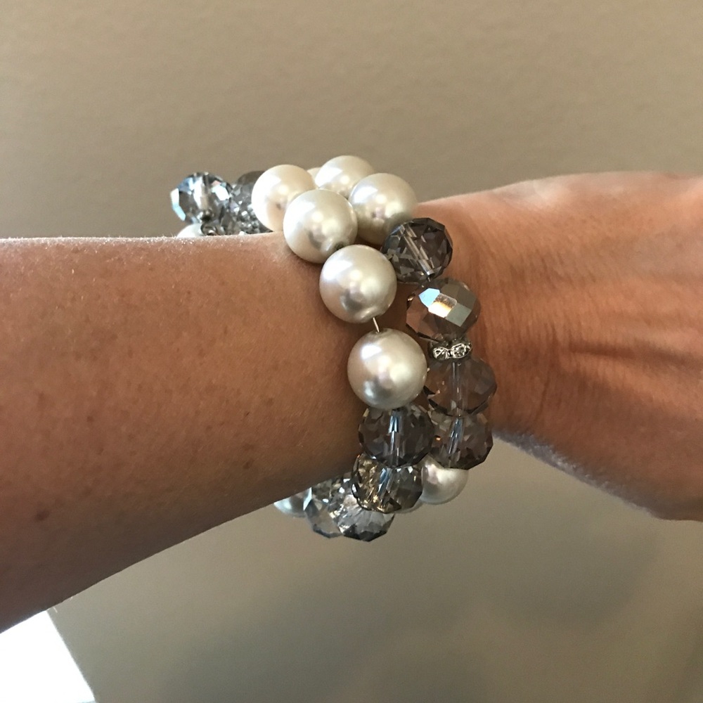 Wow!Gorgeous faux pearl/Austrian Glass bracelet