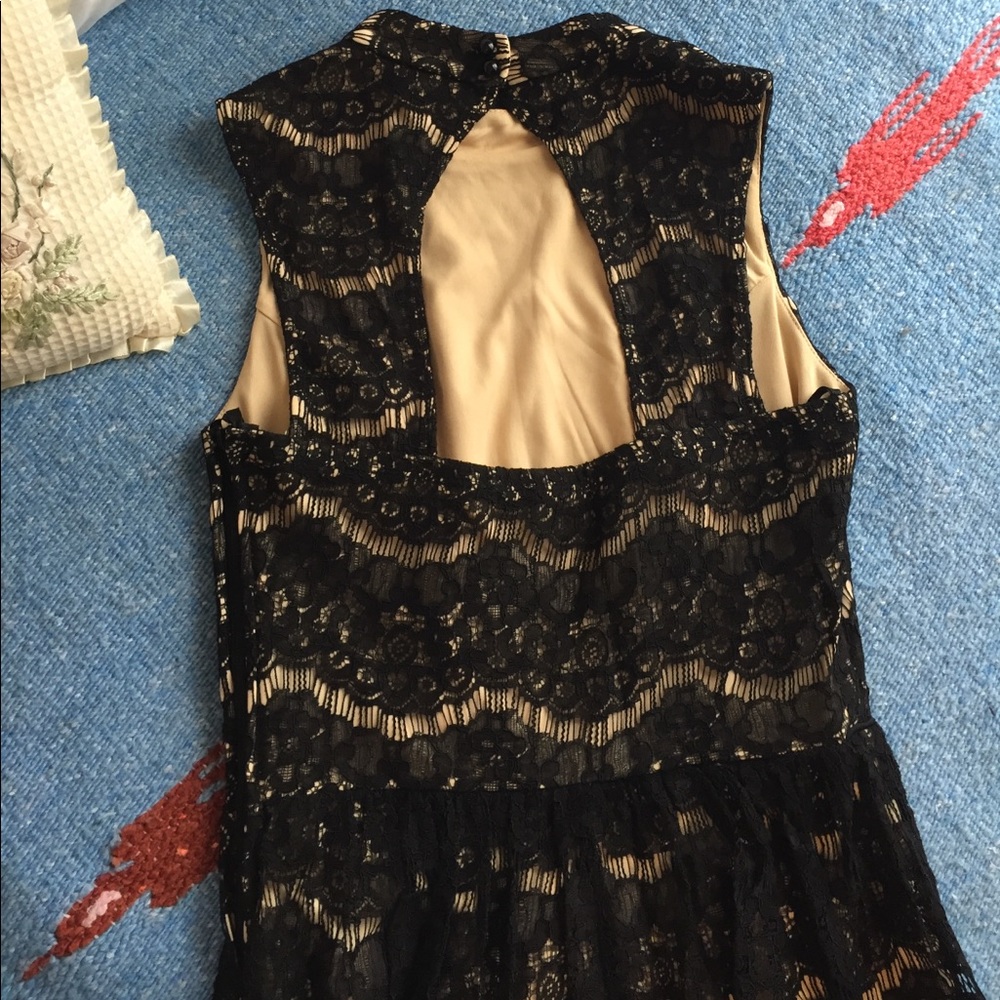 Lacy Black and Nude Dress - Picture 5 of 7