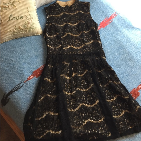 Lacy Black and Nude Dress - Picture 4 of 7