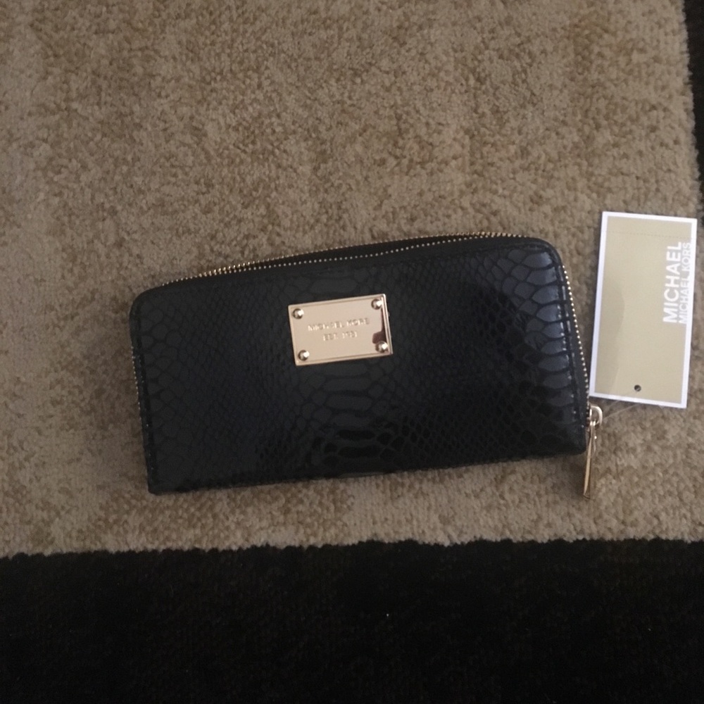 Michael Kors Leather wallet SOLD