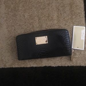 Michael Kors Leather wallet SOLD