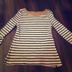 Banana Republic off white and navy blue top