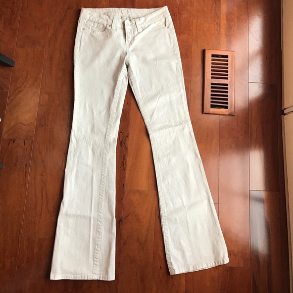 NWOT BEBE KAYLA CHAINED EMBROIDERED JEAN. Size 30 - Picture 5 of 7