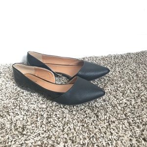 Qupid pointed flat size 7