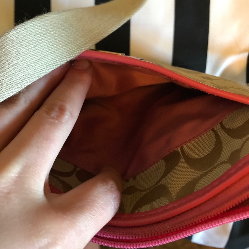 Coach Crossbody - Picture 6 of 6