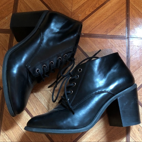 Forever 21 Shoes - FOREVER 21 BLACK FAUX LEATHER BOOTIES SIZE 10