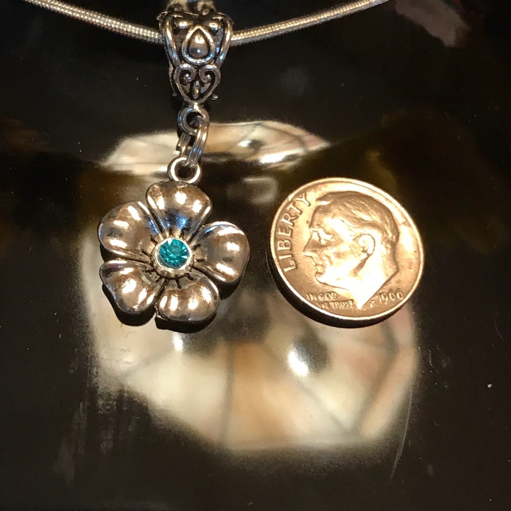 Tibetan Silver 🌸  Aquamarine Crystal Necklace - Picture 3 of 3