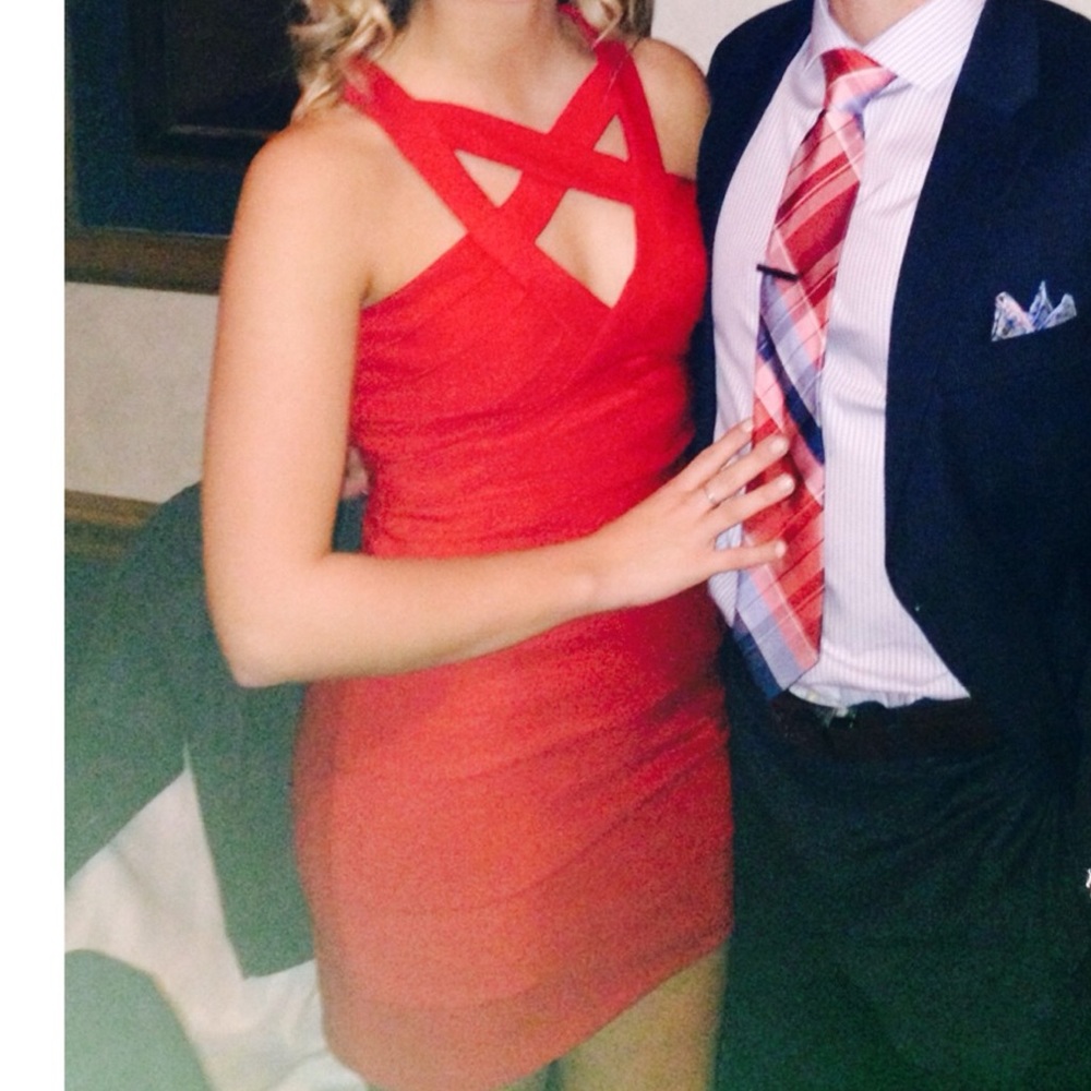 Red Dress - Picture 5 of 5