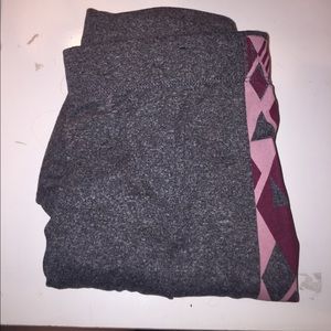 Grey Rue21 Leggings with Red/ Pink design