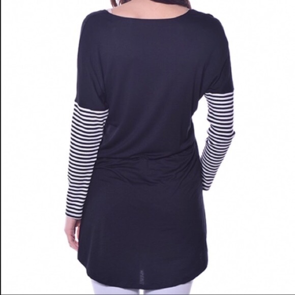 🆕🇺🇸Striped Tunic - Black & White - Picture 2 of 2