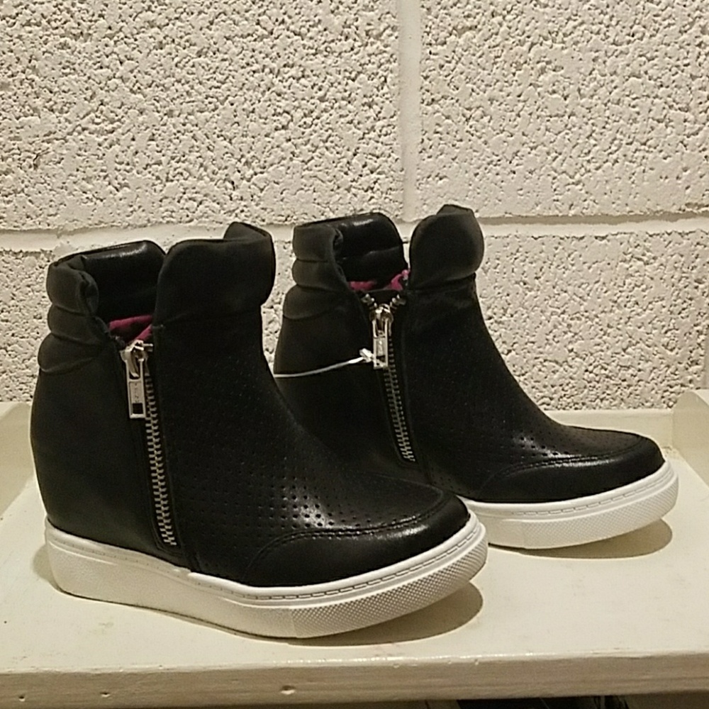 Brand New Girls S.O. Hightop Sneaker