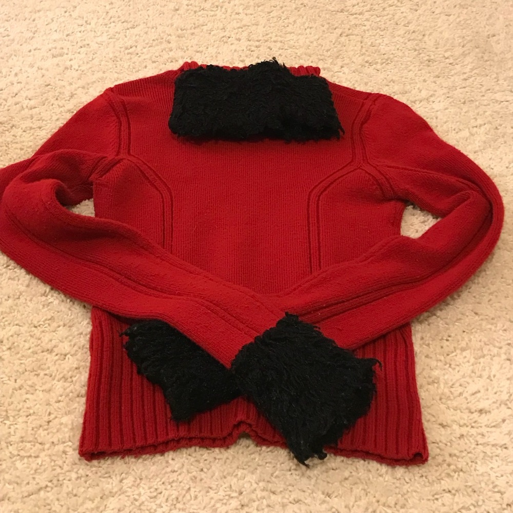 Women’s sweater with fur