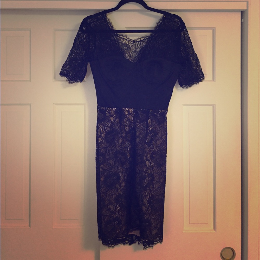 BCBG lace cocktail dress size 02 - semi-corset type bodice black corset style