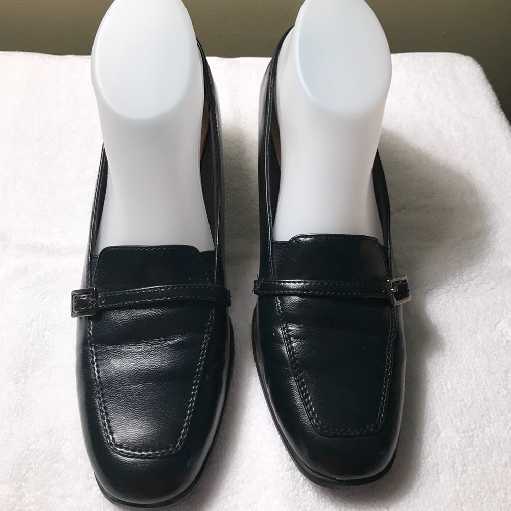 Soft Style Navy Blue Loafer