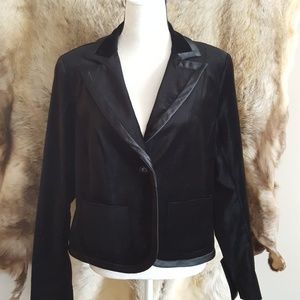 Black Velvet StretchTuxedo Jacket Size 12