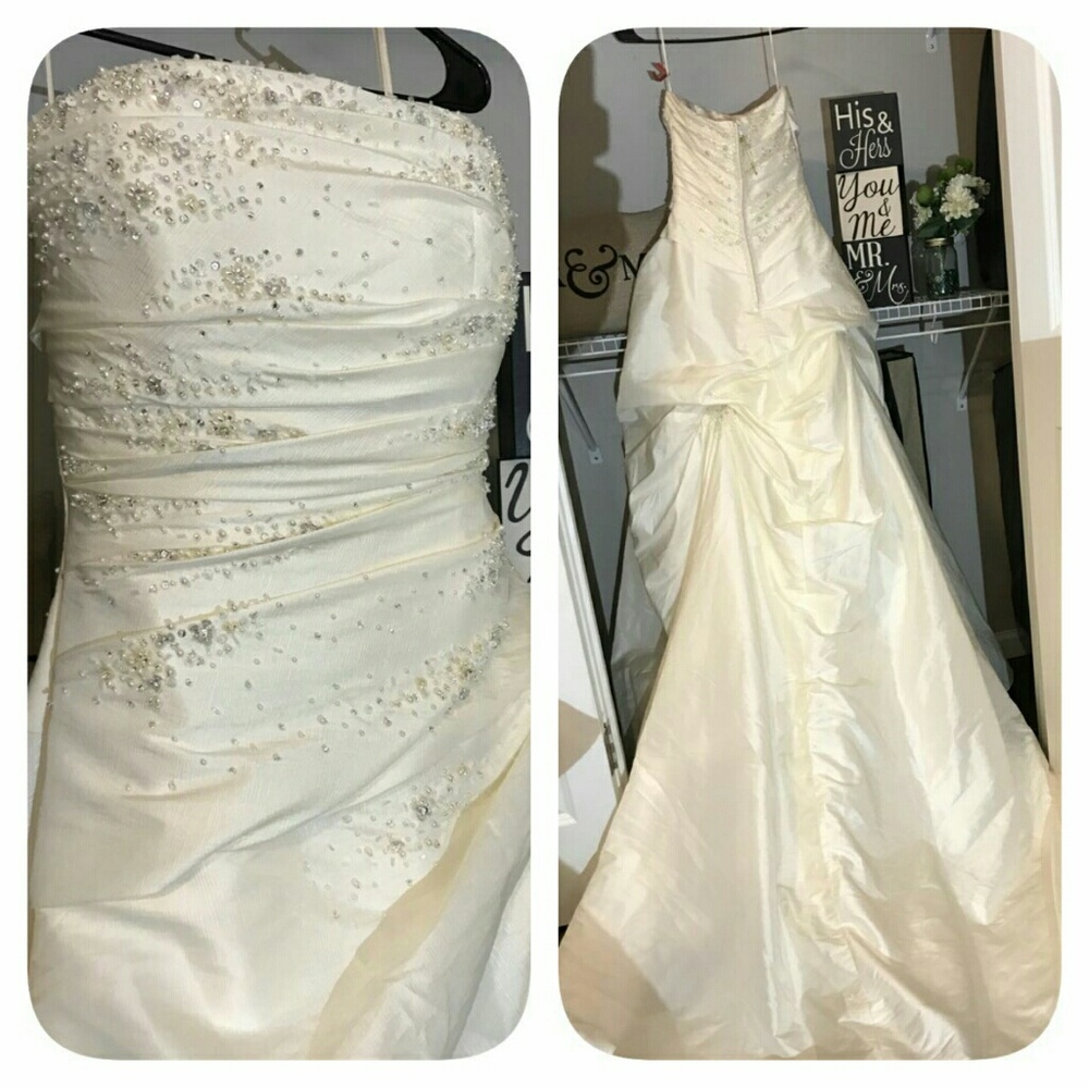 Casablanca wedding dress