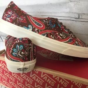 10.5M 12F Paisley Olive Authentic Vans (Lim Ed)