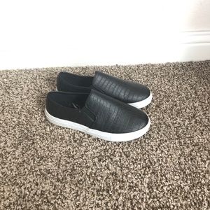 Like new Cotton On black slip-on sneaker size 7