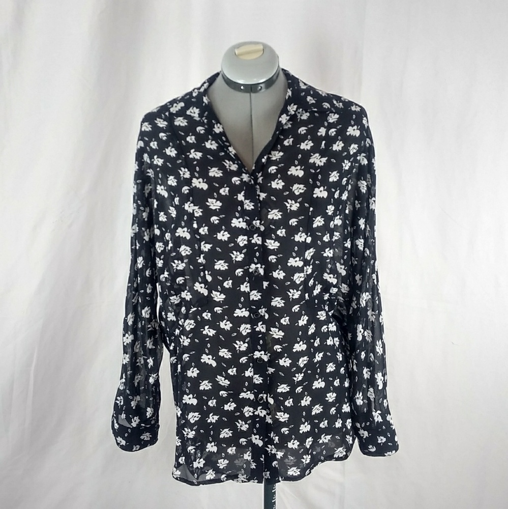 Anthropologie RO&DE Small Black Floral Button Top
