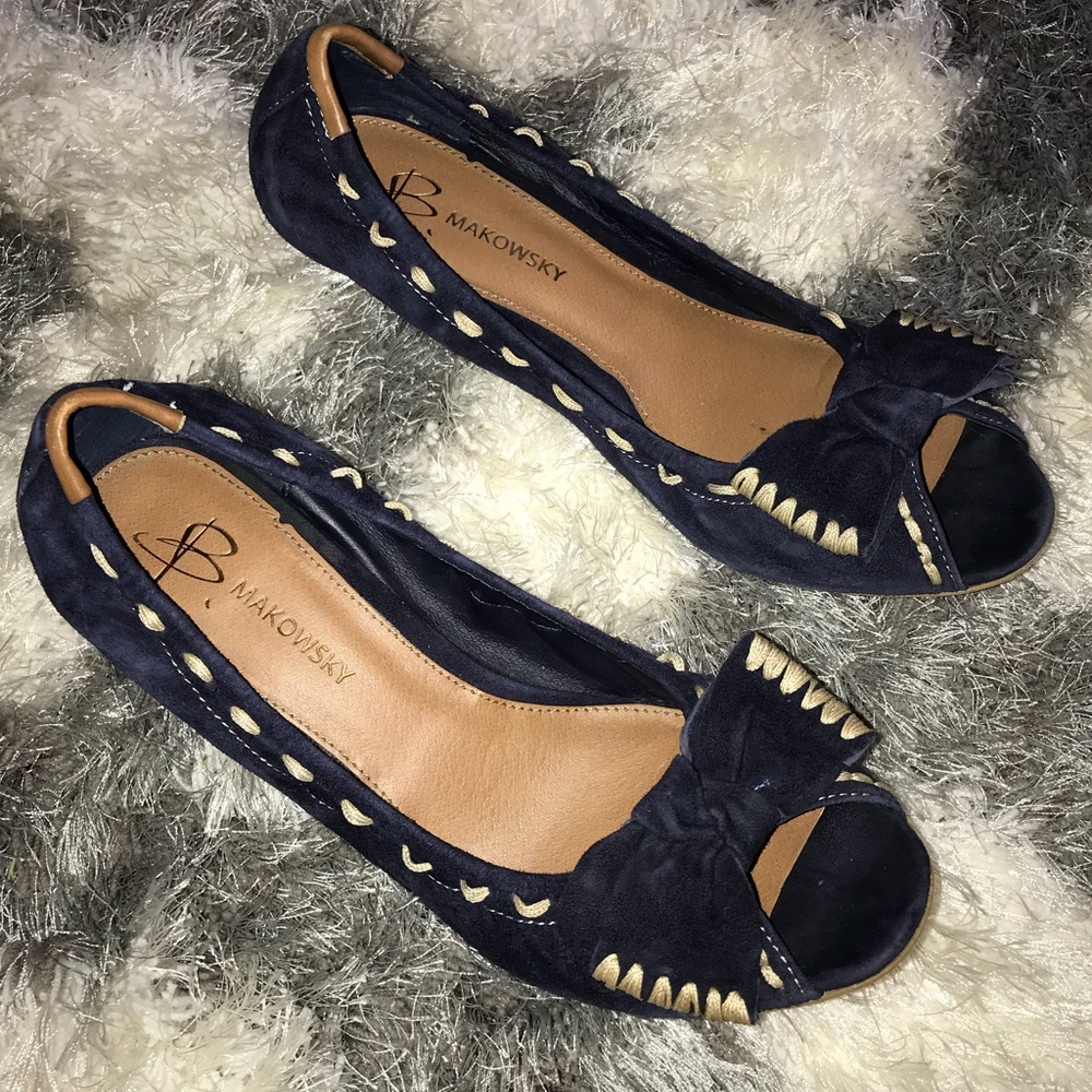 B Makowsky navy suede peep toe heels