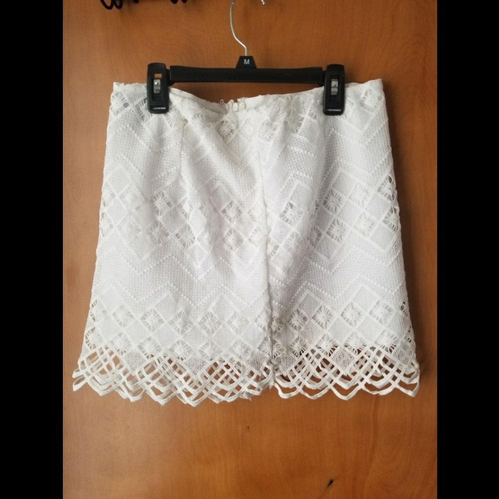 Lace skirt