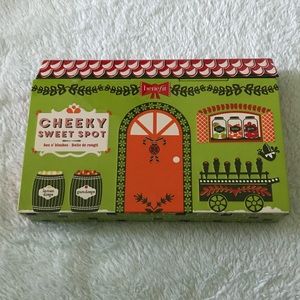 Benefit Bronzer and Blush Palette