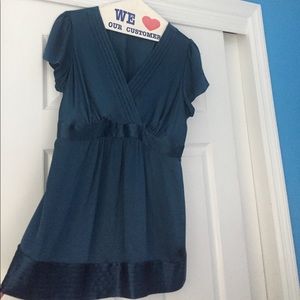 A Pea in the Pod bundle of dressy tops