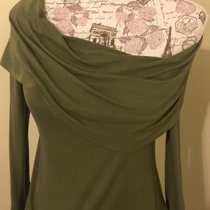 Free People Sexy off the shoulder too!