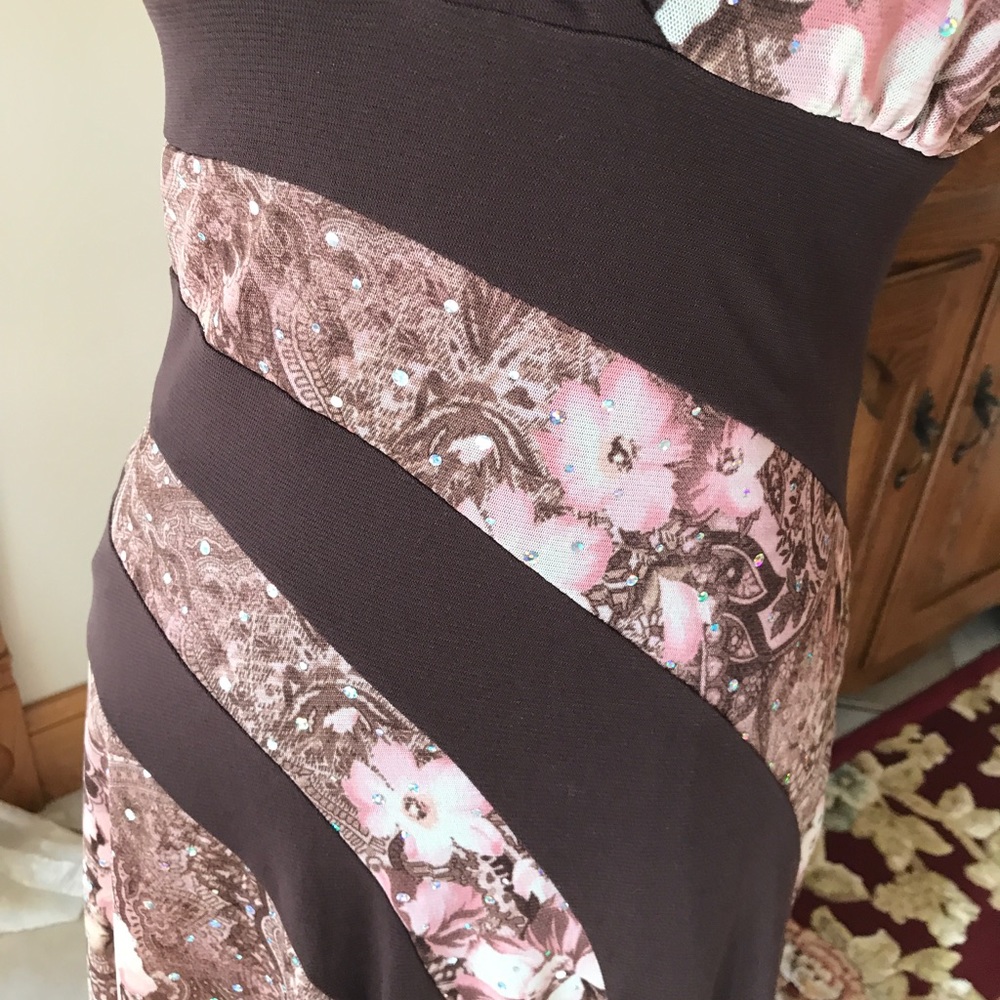 Dress - Picture 2 of 3