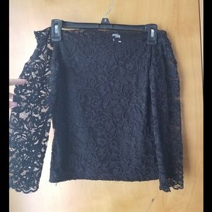 Off shoulder lace top