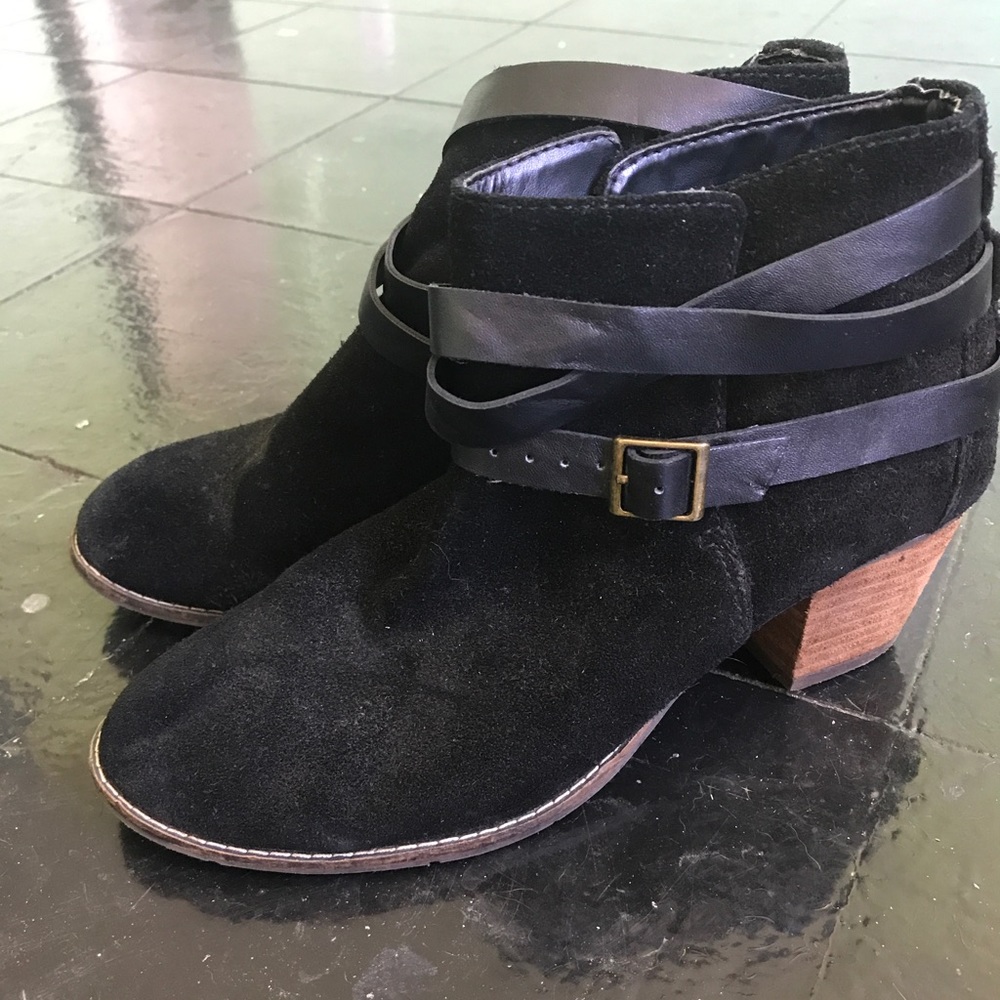 Dolce  Vita 8.5 suede booties
